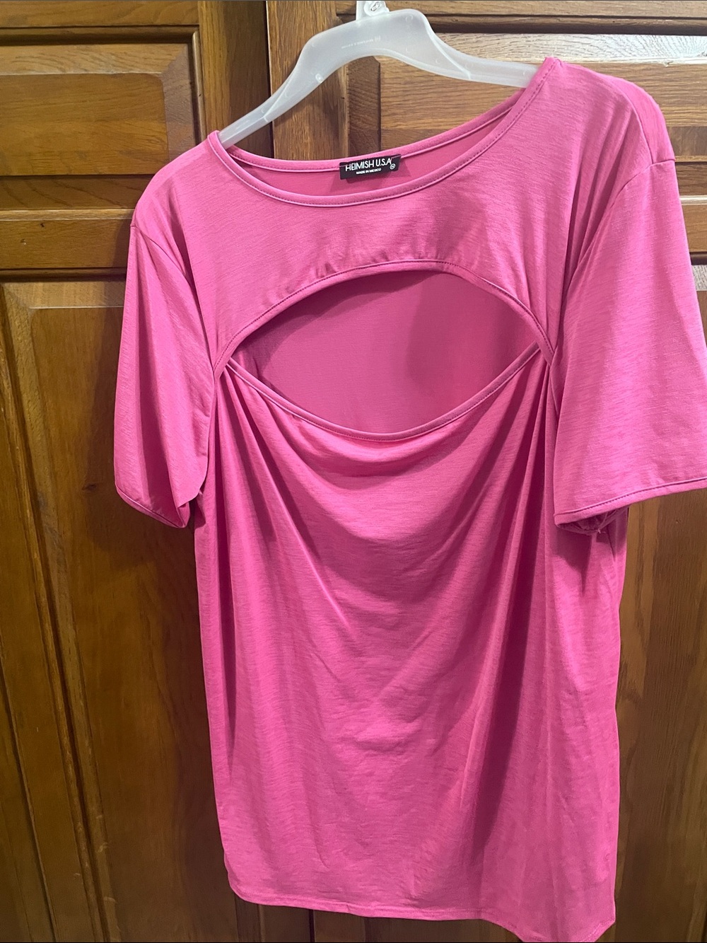 HEIMISH USA Pink Short Sleeve Top w front cutout Sz. 1 x runs small NWOT